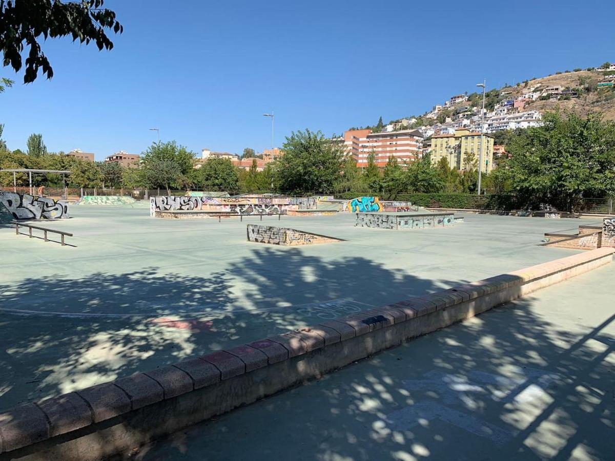 Apartamento En Granada Con Facil Aparcamiento En La Zona Екстериор снимка